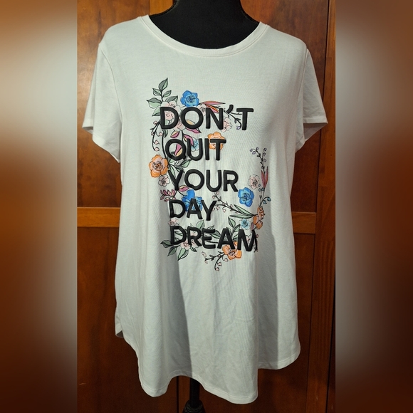 🦋APT. 9 women's t-shirt with flowers and message. Size L - Picture 1 of 5